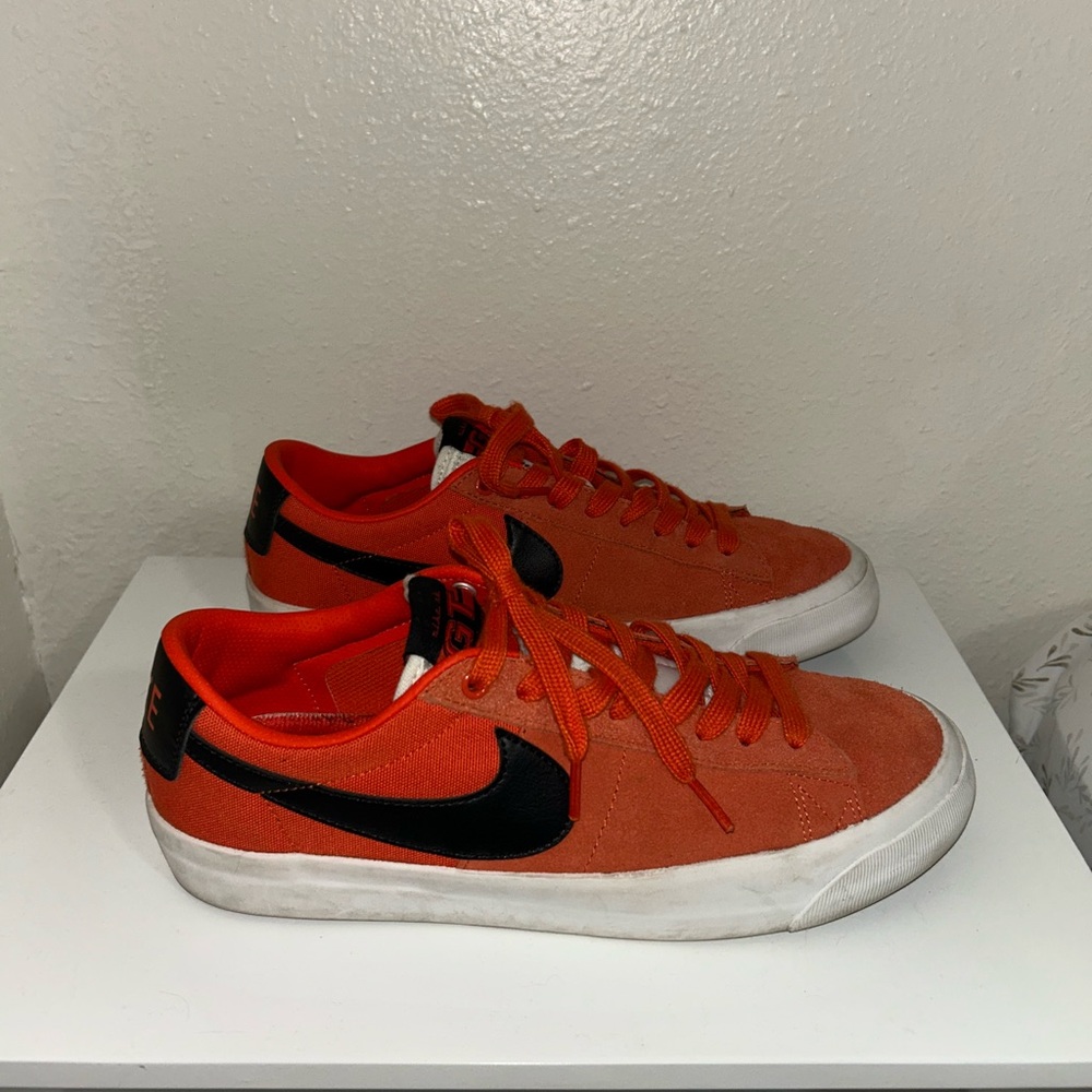 Nike SB Zoom Blazer Low | Dark Orange and Black | Men’s 9